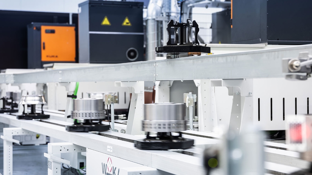 Maschinen in einer Werkshalle