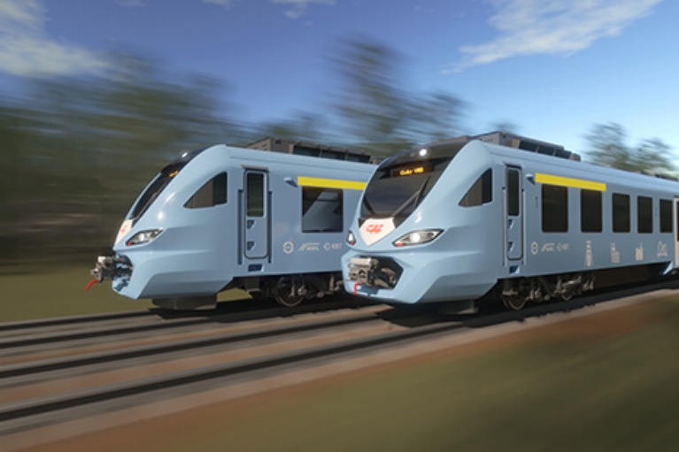 Designentwurf von zwei hellblauen Zügen in einer bewaldeten Landschaft