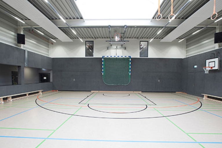Innenansicht der modernen Sporthalle des TV Jahn Rheine