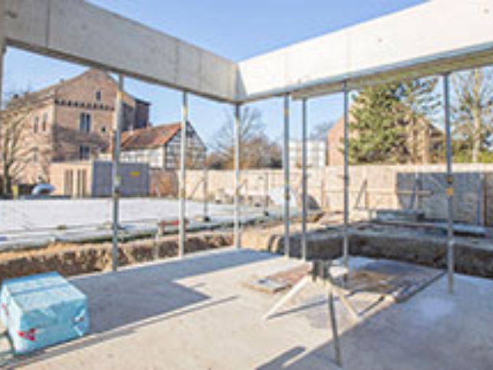 Ein Ausschnitt des Rohbaus des Schwimmbads in Grevenbroich